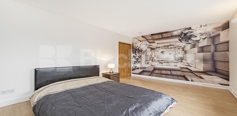 			NEW INSTRUCTION , 2 Bedroom, 1 bath, 1 reception Penthouse			 City Harbour, Selsdon Way, Canary Wharf